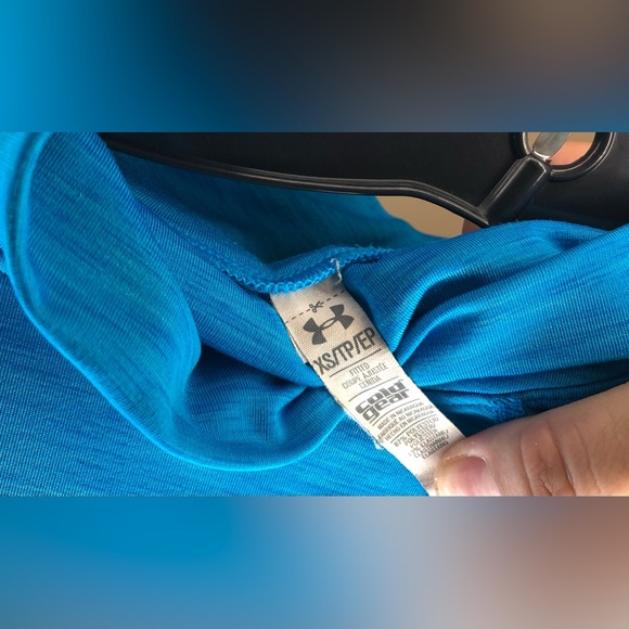 Under Armour Sweater - Picture 3 of 4